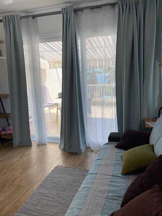 Coral Bay Modern Renovated Apartment By The Sea Pafos Zewnętrze zdjęcie