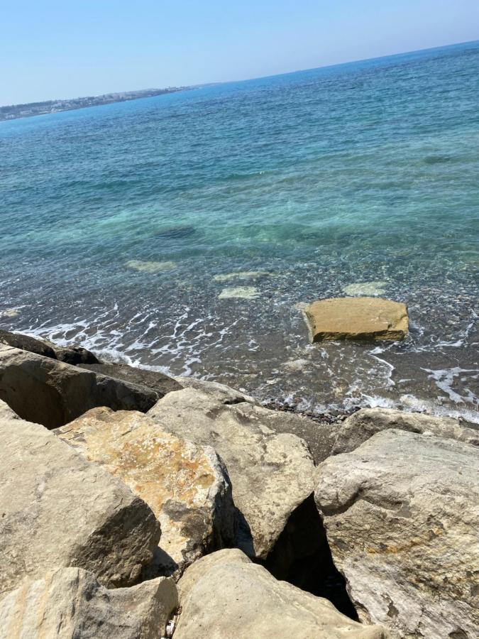 Coral Bay Modern Renovated Apartment By The Sea Pafos Zewnętrze zdjęcie