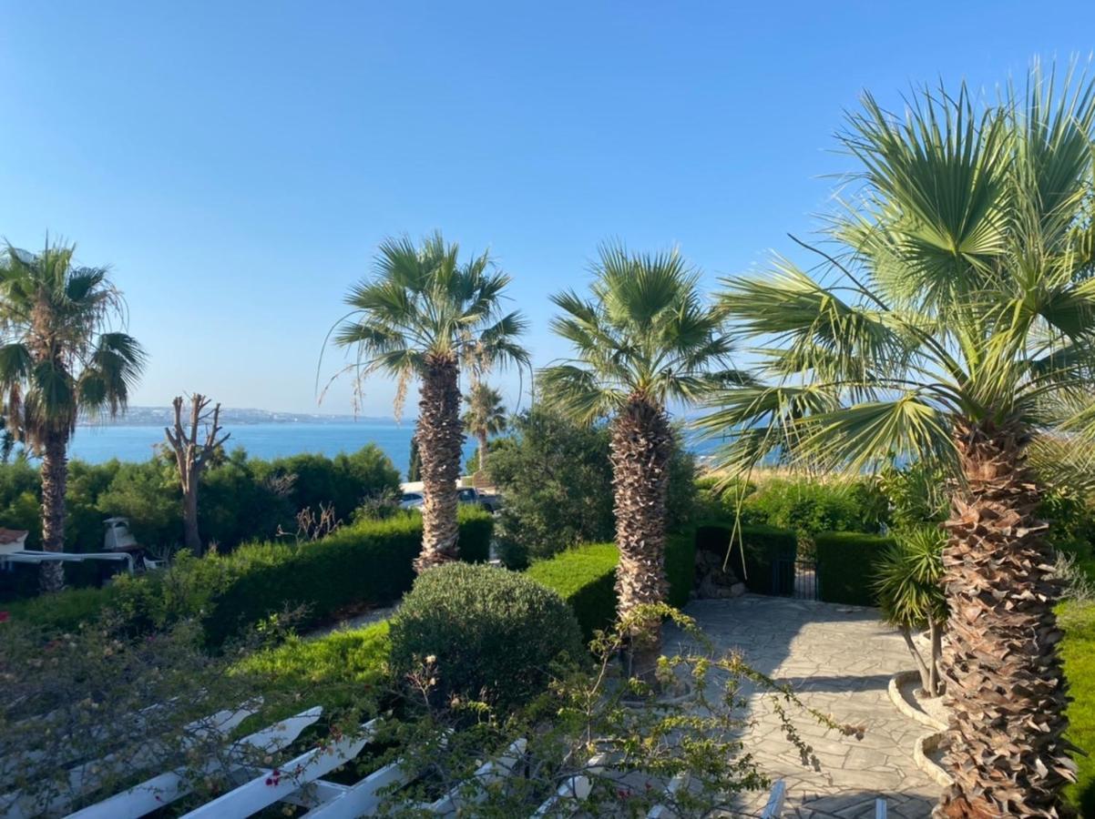 Coral Bay Modern Renovated Apartment By The Sea Pafos Zewnętrze zdjęcie