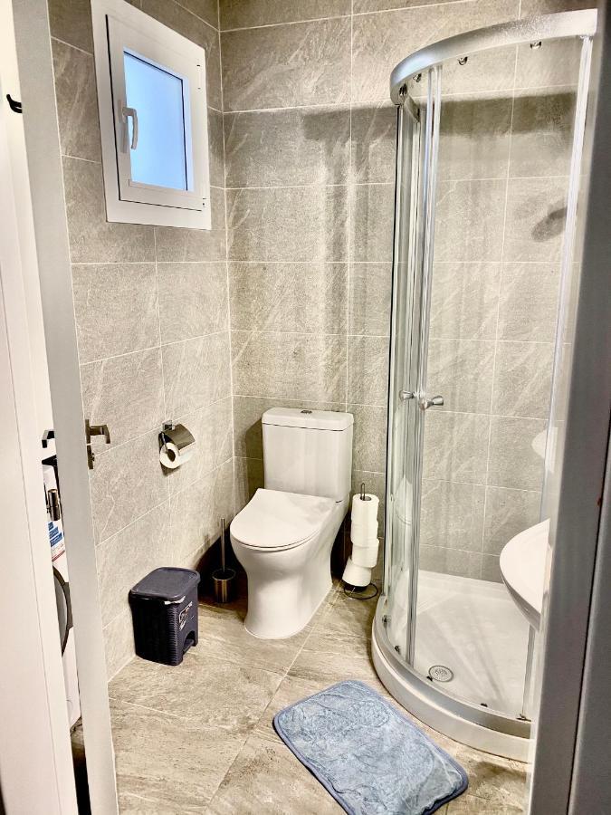 Coral Bay Modern Renovated Apartment By The Sea Pafos Zewnętrze zdjęcie
